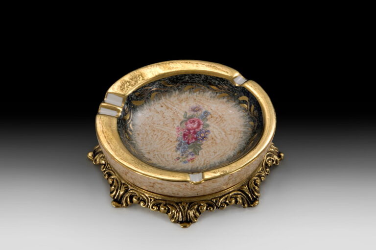 Handmade Bronze Green-Yellow Round Porcelain Ashtray