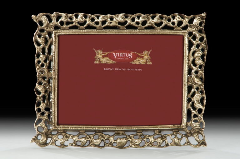 Handmade Bronze Photoframe Curved Medium Low