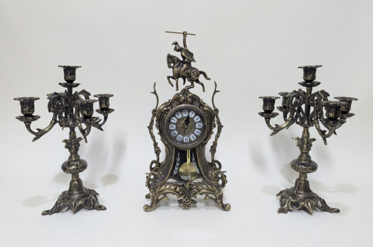 Handmade Set of Table Clock with Candelabras Cris