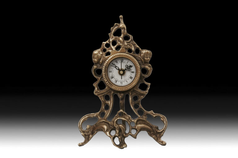 Handmade Table Clock Calado